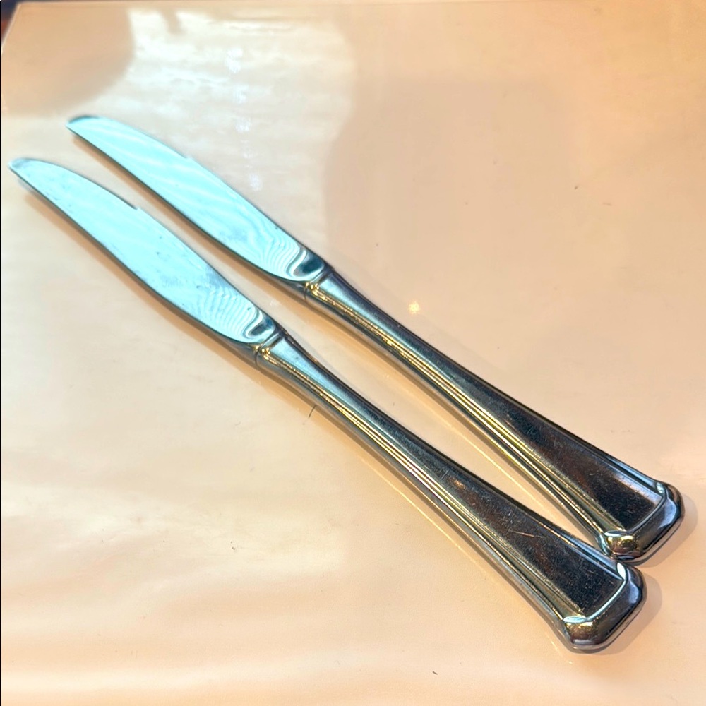 2 Oneida Maestro-st.leger knives